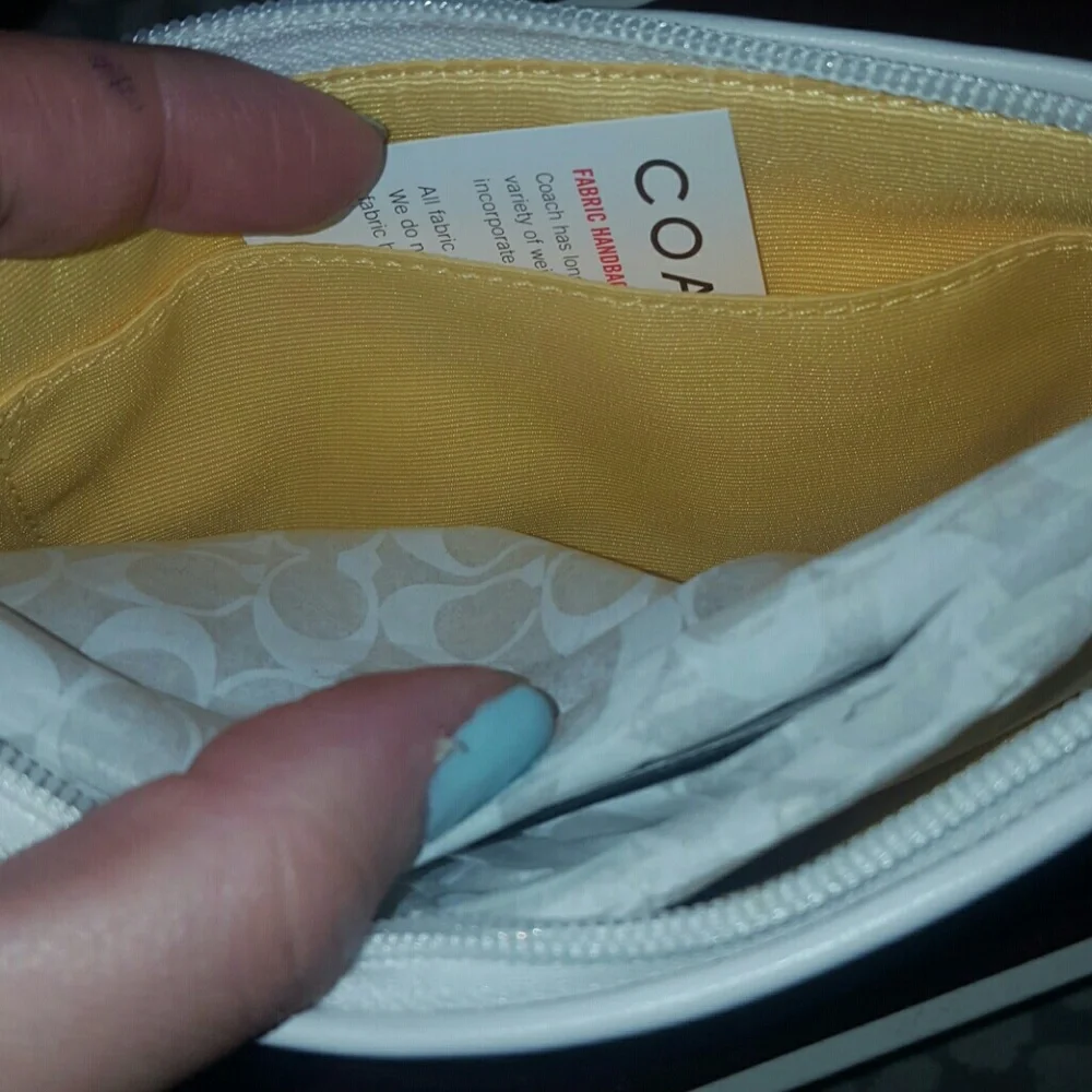 💕 Coach Wristlet - Picture 5 of 5